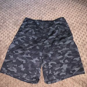 Lululemon 9” Pacebreaker Shorts *Liner